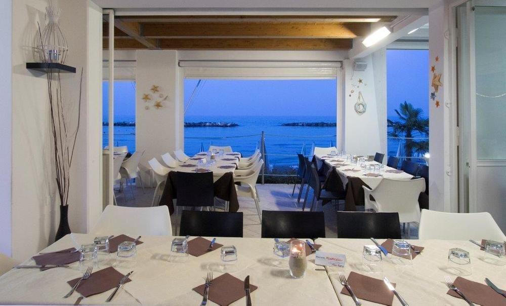 Residence I Delfini Cupra Marittima Exteriör bild