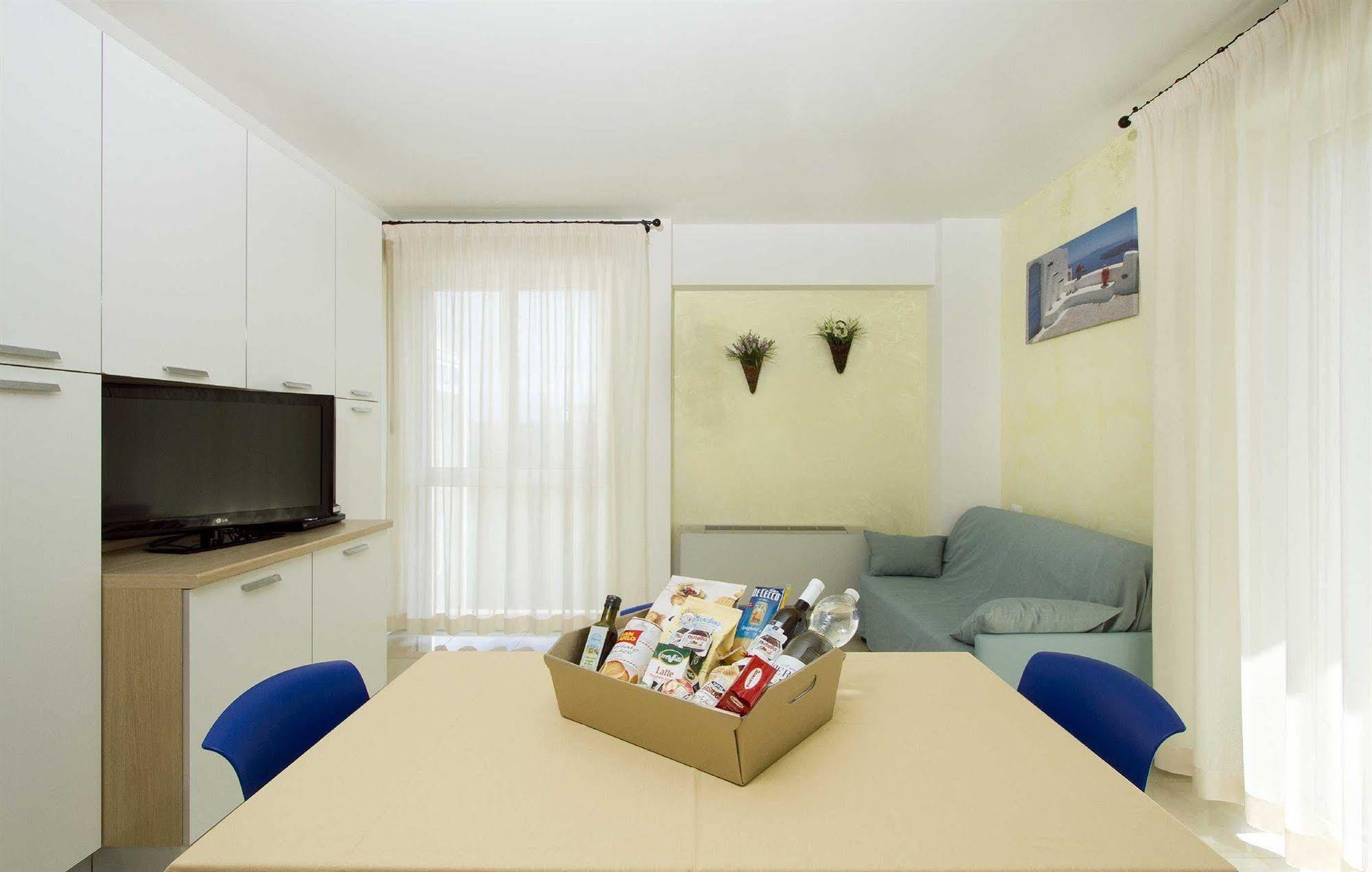 Residence I Delfini Cupra Marittima Exteriör bild