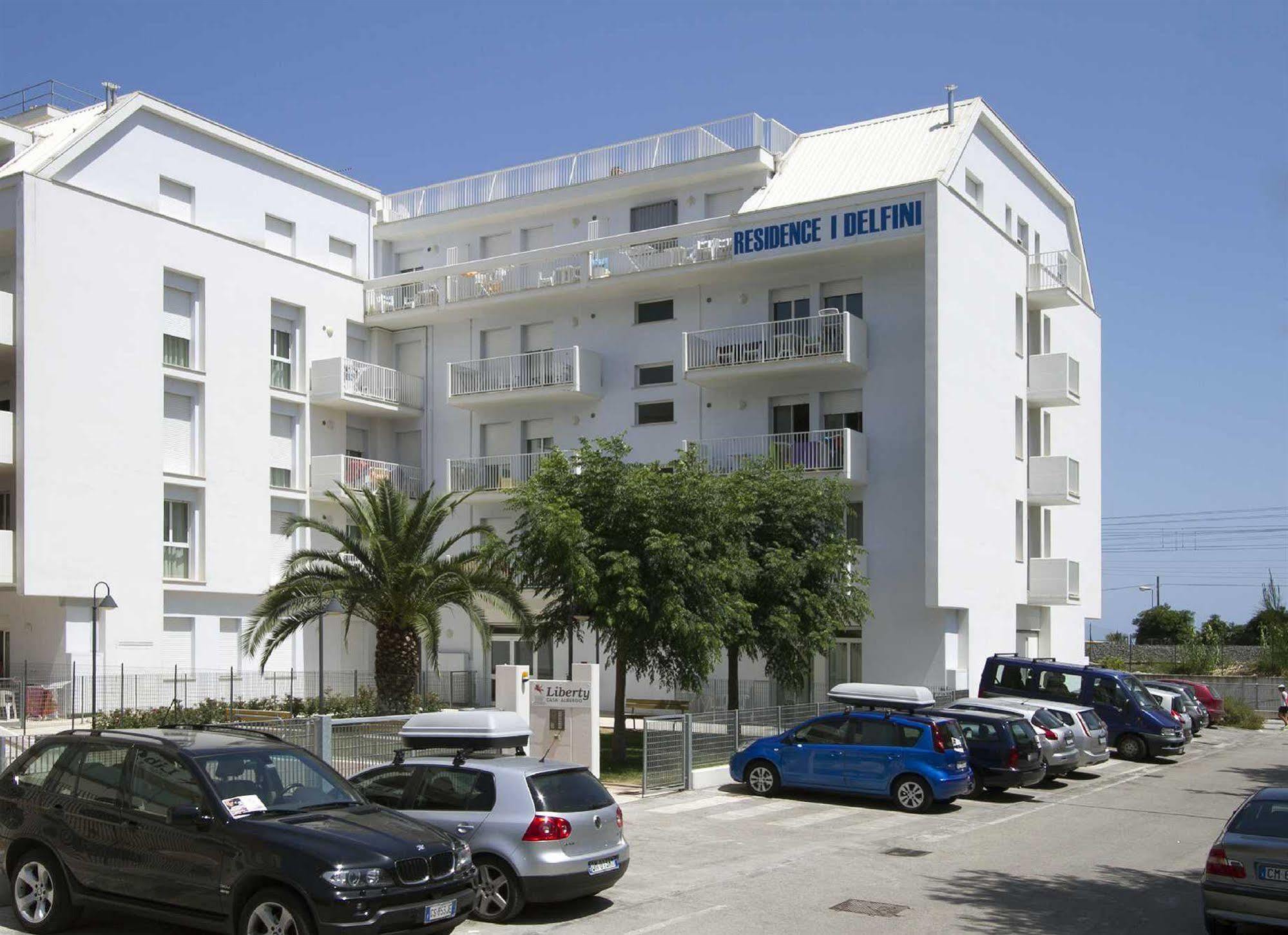 Residence I Delfini Cupra Marittima Exteriör bild